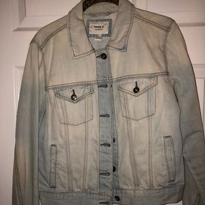 Light wash jean jacket